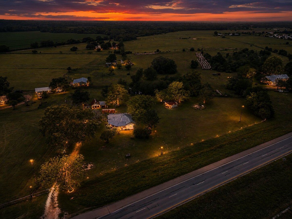 View 5612 Hwy 71 E in A011 5612 Hwy 71 E - front exterior - Luxury home in A011, Smithville, TX