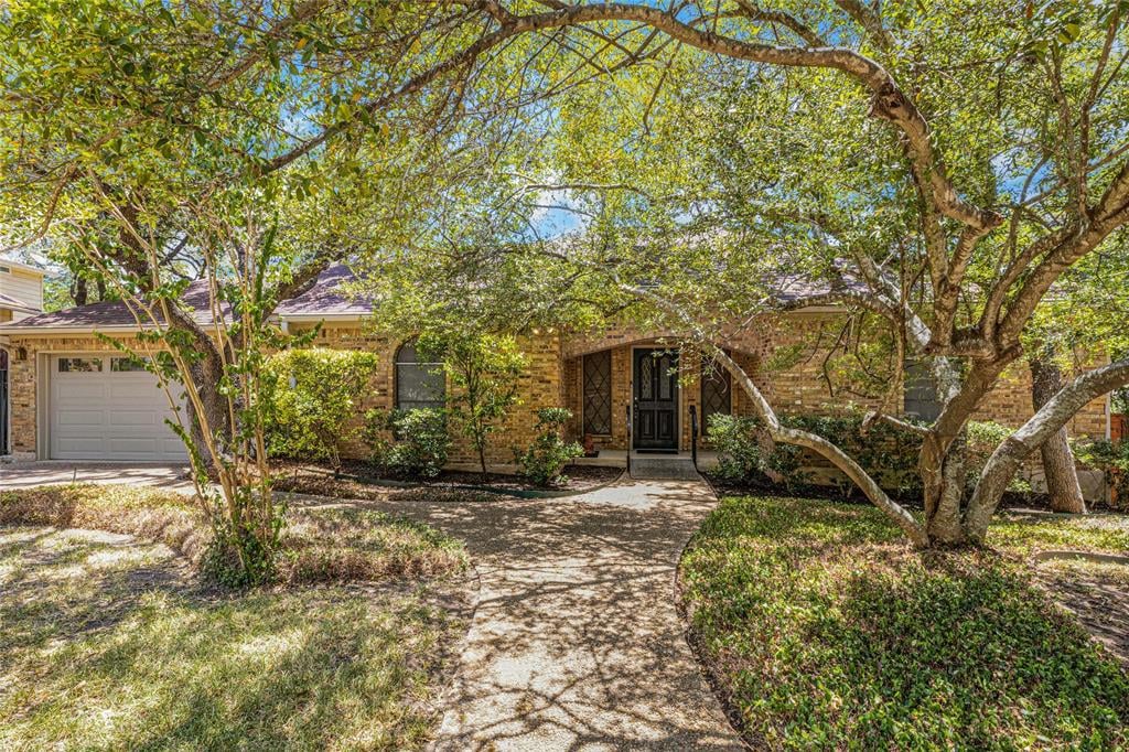 View 5613 Palisade Ct in Cliff Over Lake Austin 02 5613 Palisade Ct - front exterior - Luxury home in Cliff Over Lake Austin 02, Austin, TX