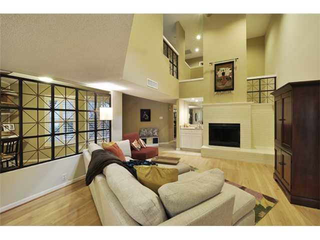 View 5626 Parade Rdg in Courtyard Ph 06 5626 Parade Rdg - property photo 1 - Luxury home in Courtyard Ph 06, Austin, TX