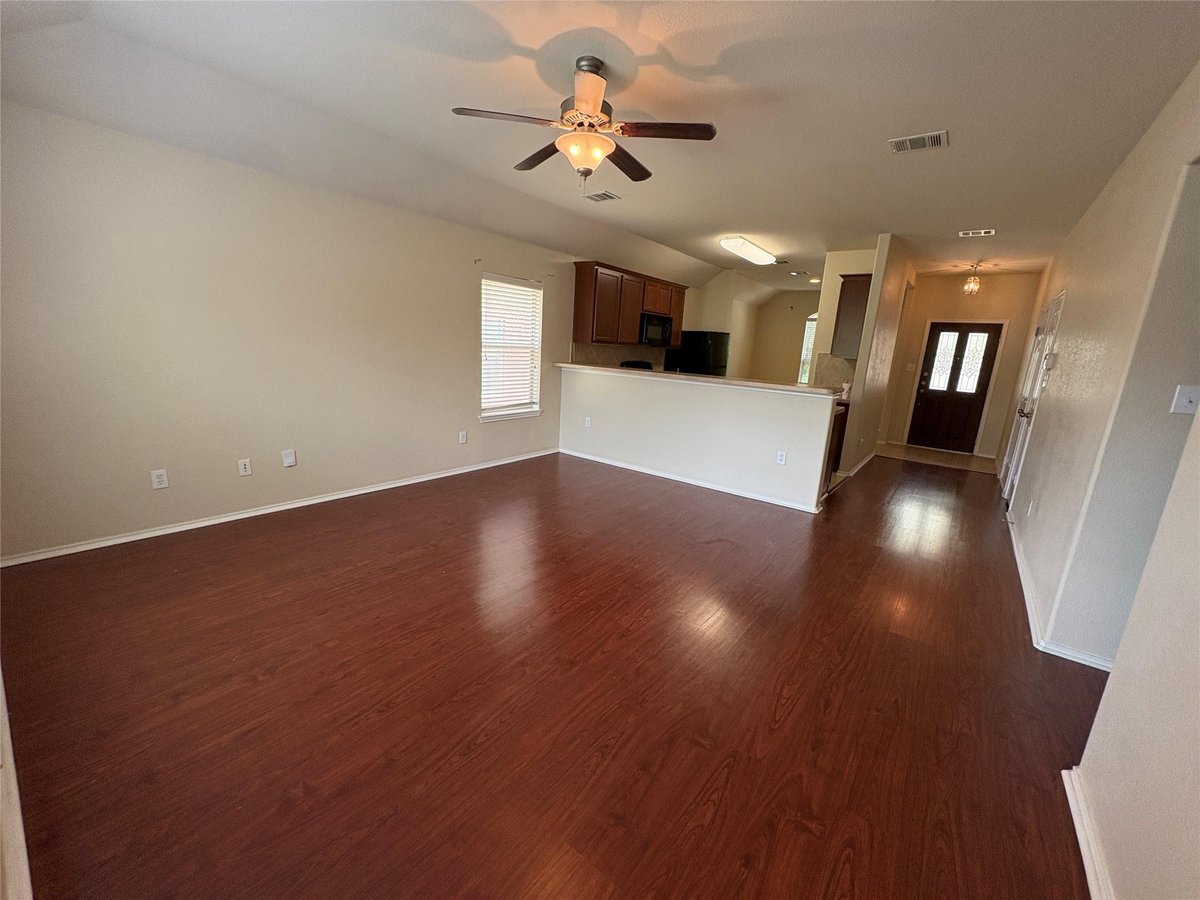 View 564 Travertine Trl in Stonefield Sec Four 564 Travertine Trl - property photo 1 - Luxury home in Stonefield Sec Four, Buda, TX