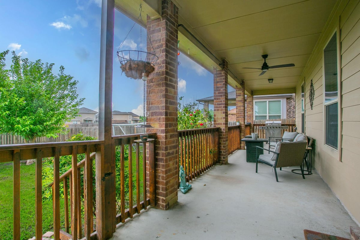 Living area at 5646 Stonehaven Dr - 4 bed 2 bath home