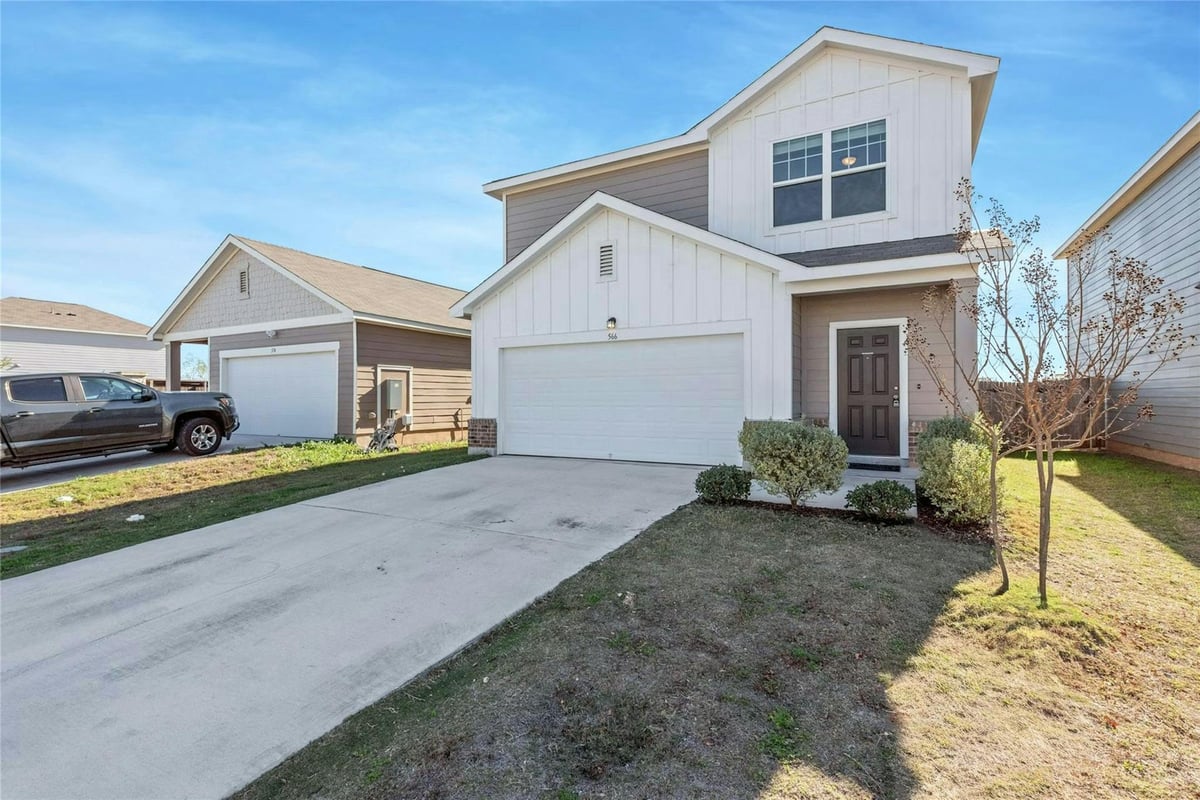 Living area at 566 Delta Crst - 3 bed 2 bath home