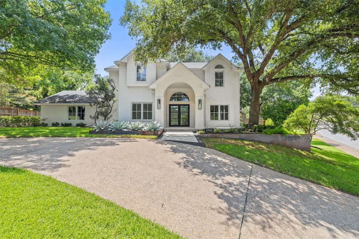 View 5700 Carry Back Ln in Davenport Ranch Ph 02 Sec 01 5700 Carry Back Ln - property photo 1 - Luxury home in Davenport Ranch Ph 02 Sec 01, Austin, TX