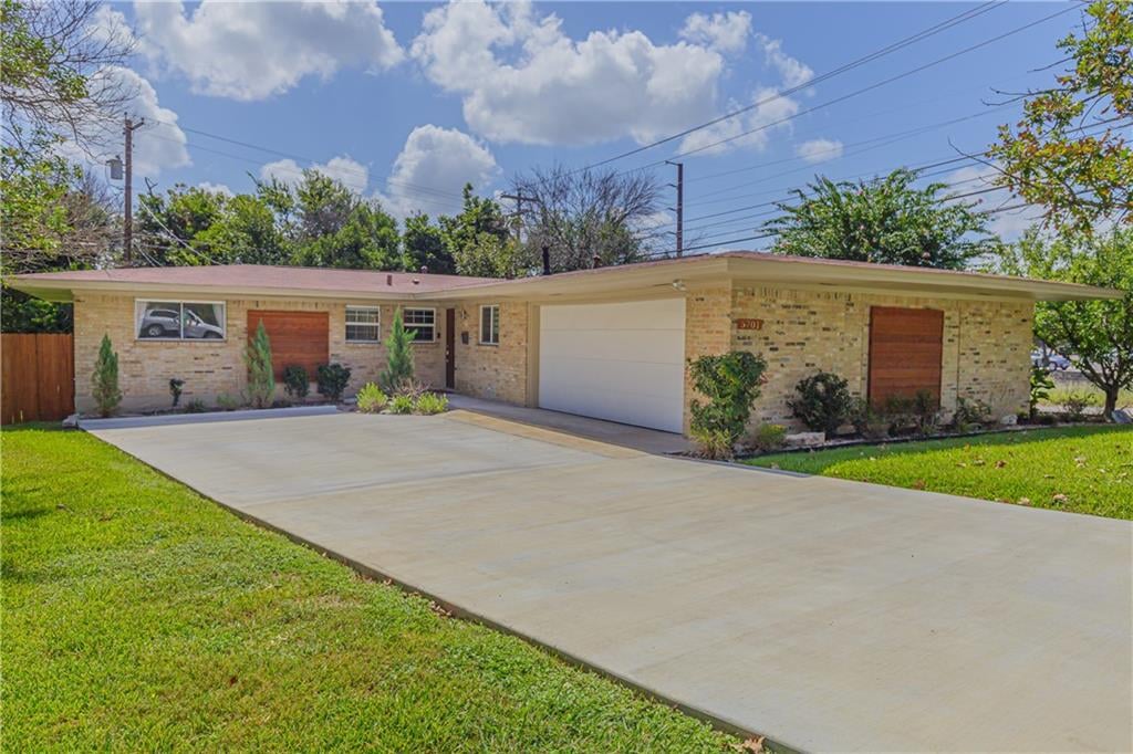 View 5701 Louise Ln in Allandale West Sec 01 5701 Louise Ln - front exterior - Luxury home in Allandale West Sec 01, Austin, TX
