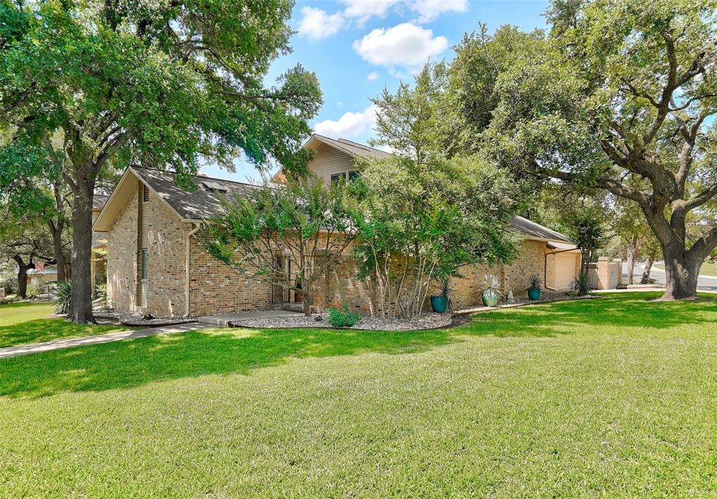 View 5701 Sam Houston CIR in Courtyard Ph 01 5701 Sam Houston CIR - front exterior - Luxury home in Courtyard Ph 01, Austin, TX