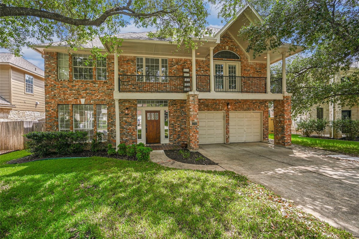 View 5704 Trelawney LN in Circle C Ranch Ph B Sec 18 5704 Trelawney LN - property photo 1 - Luxury home in Circle C Ranch Ph B Sec 18, Austin, TX