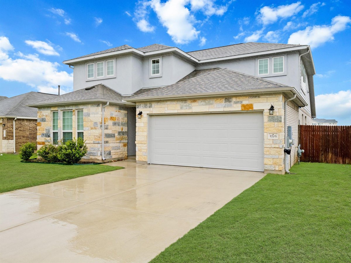 Kitchen at 5705 Bellissima Way - 4 bed 3 bath home