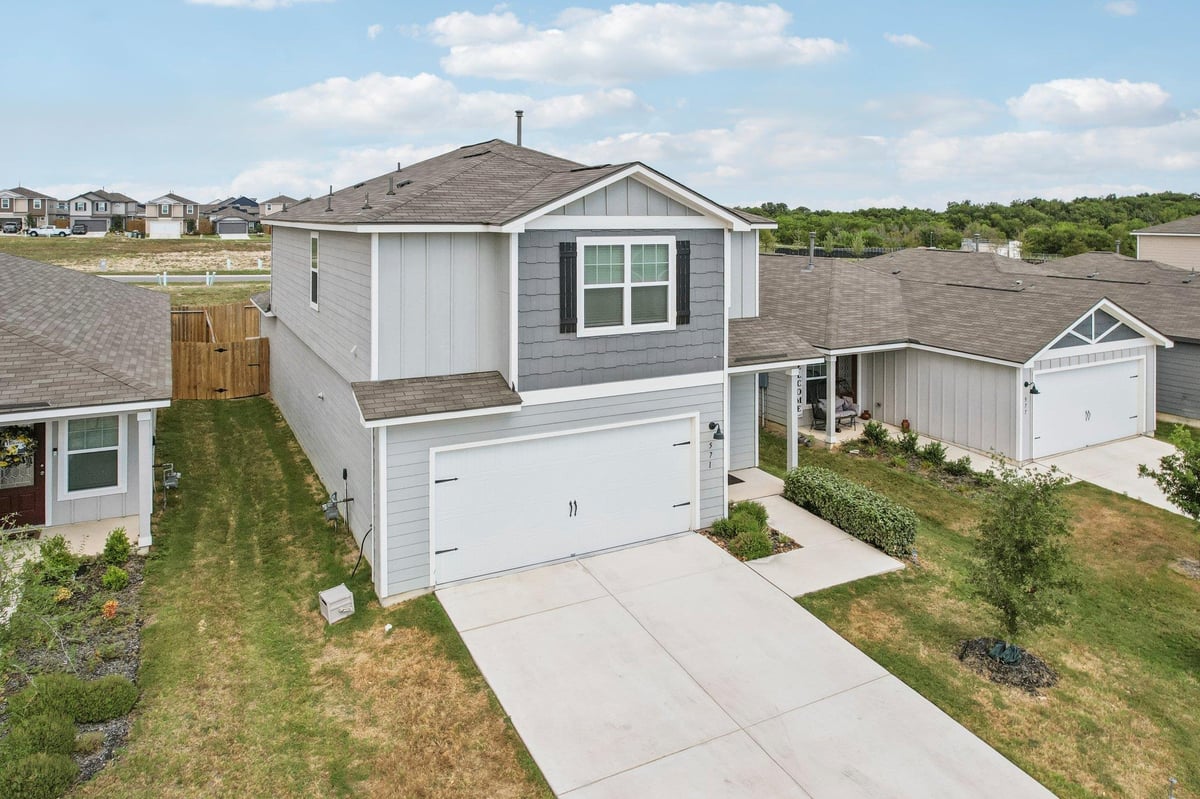 Primary bedroom at 571 Aplite Pass - 5 bed 3 bath home