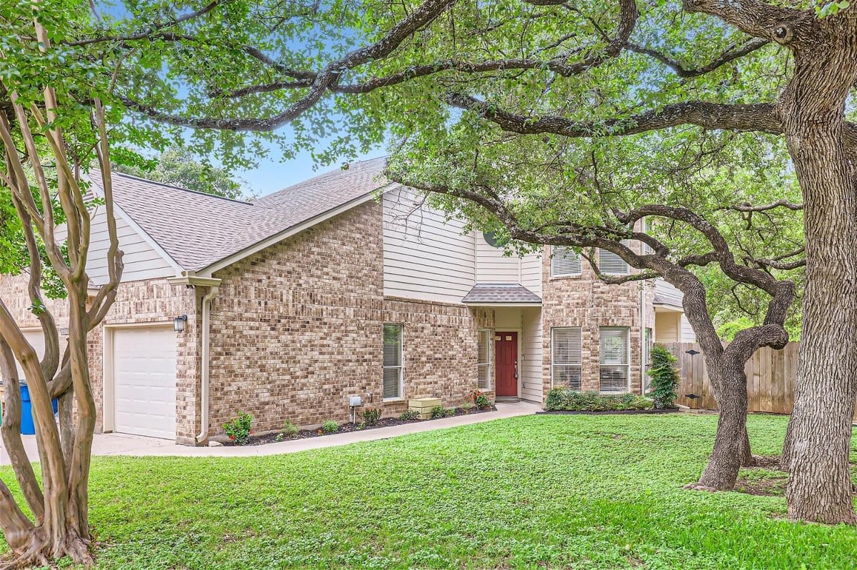 View 5713 Taylor Draper Cv Unit #B in Oakledge 5713 Taylor Draper Cv Unit #B - front exterior - Luxury home in Oakledge, Austin, TX