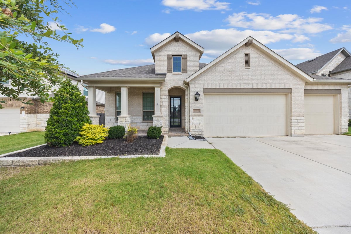 View 5724 Toscana TRCE in Siena Sec 7 5724 Toscana TRCE - front exterior - Luxury home in Siena Sec 7, Round Rock, TX