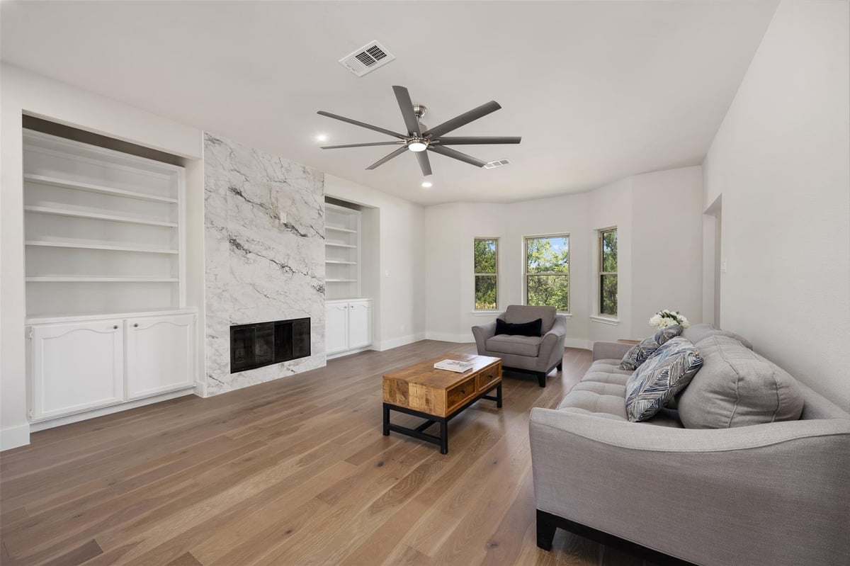 Living area at 5725 Misty Hill Cv - 3 bed 2 bath home
