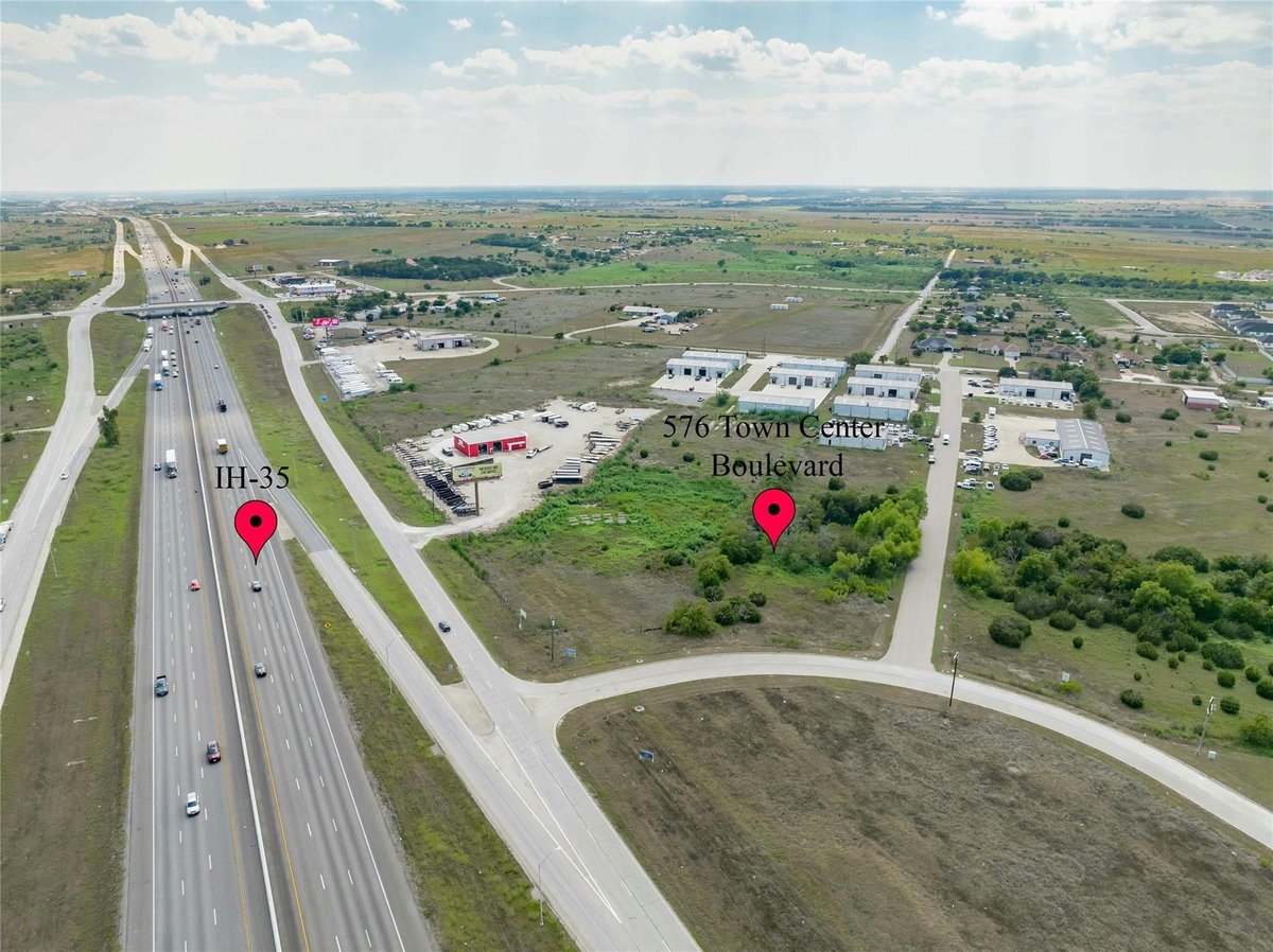 View 576 TOWN CENTER Loop in Harris Add 576 TOWN CENTER Loop - front exterior - Luxury home in Harris Add, Jarrell, TX