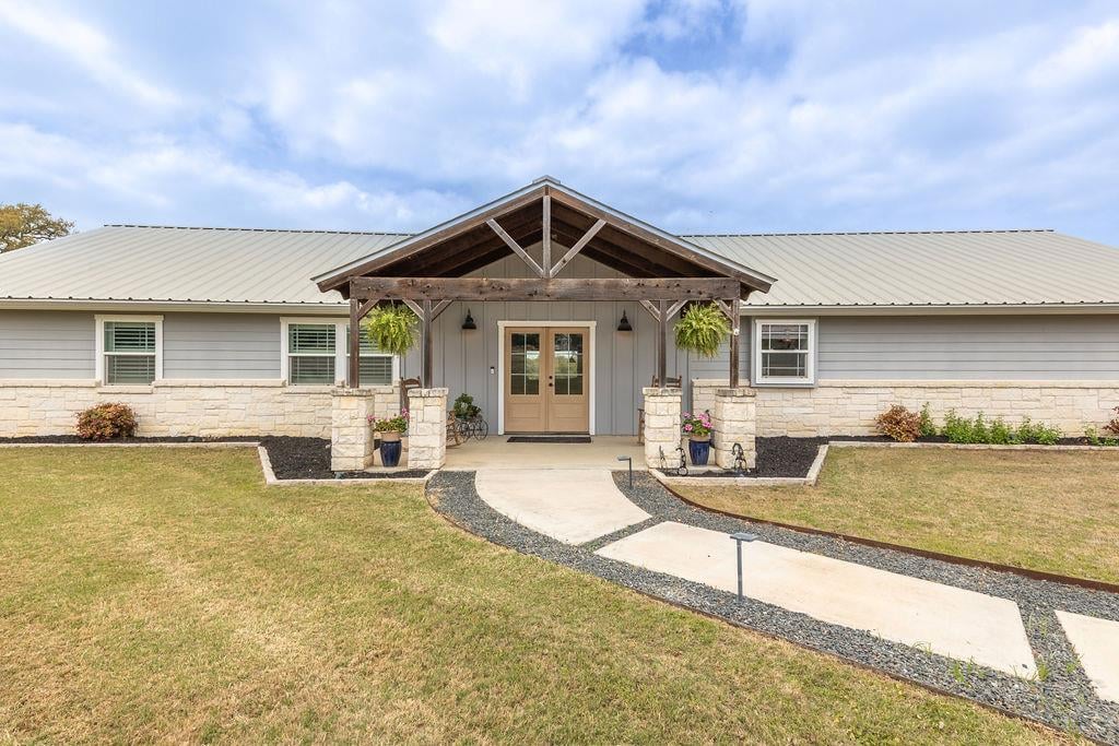 View 579 Triple S Trl in None 579 Triple S Trl - property photo 1 - Luxury home in None, Johnson City, TX