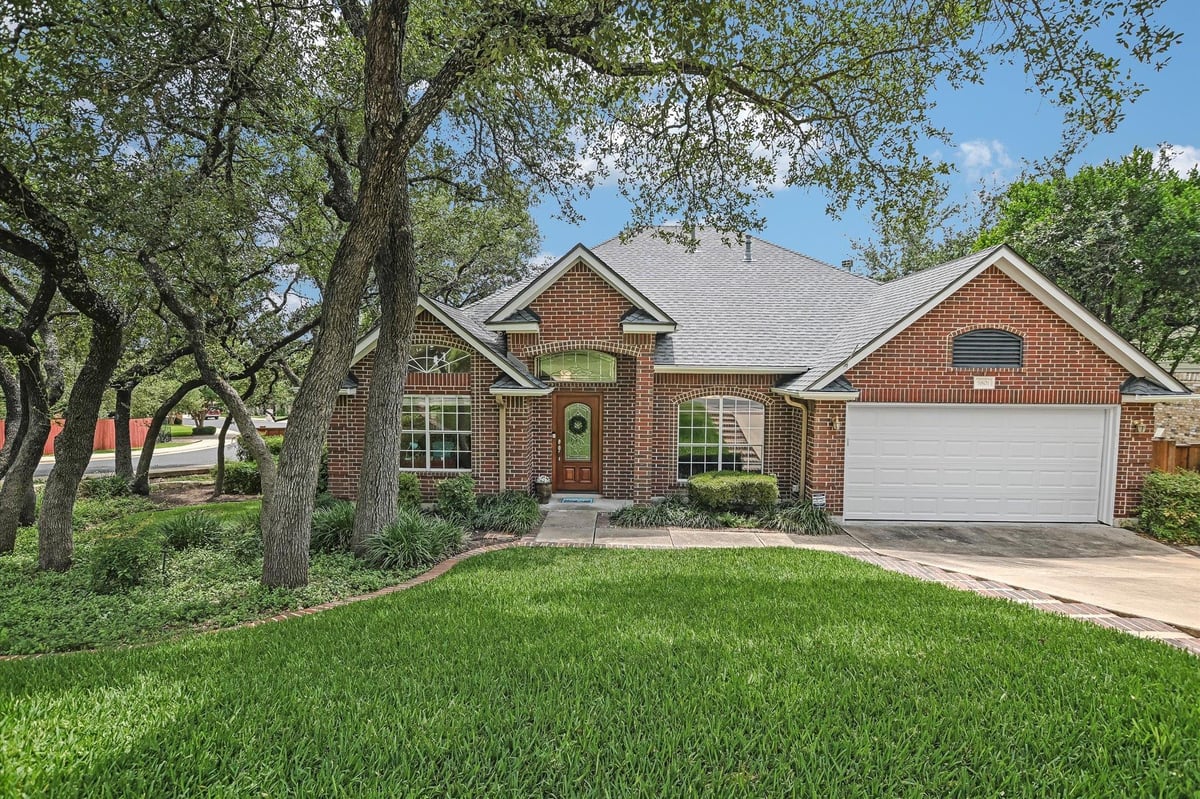 View 5801 Taylor Draper Cv in Sierra Vista 03 Ph 01 5801 Taylor Draper Cv - front exterior - Luxury home in Sierra Vista 03 Ph 01, Austin, TX