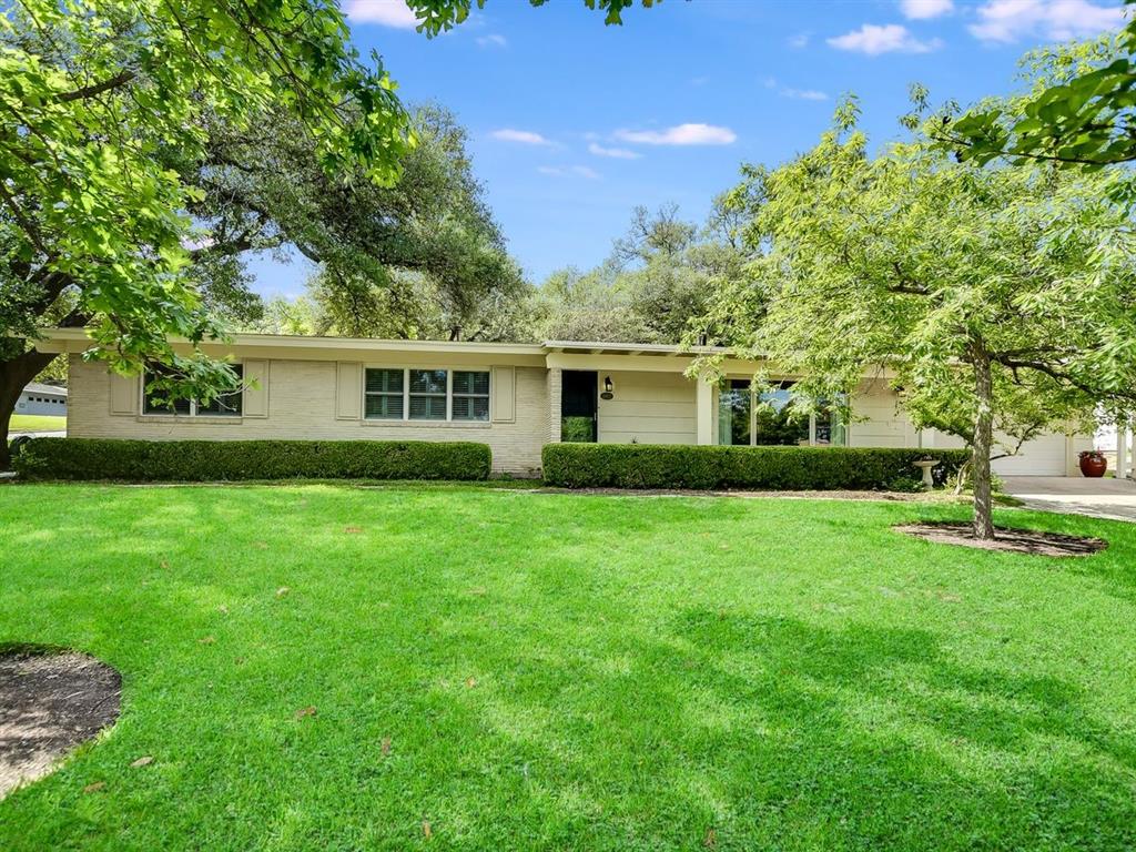 View 5802 Trailridge CIR in Highland Hills Sec 02 5802 Trailridge CIR - property photo 1 - Luxury home in Highland Hills Sec 02, Austin, TX