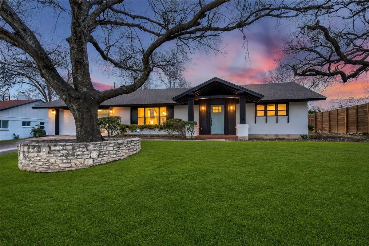 View 5803 N Hampton DR in Royal Oak Estates Sec 03 5803 N Hampton DR - front exterior - Luxury home in Royal Oak Estates Sec 03, Austin, TX