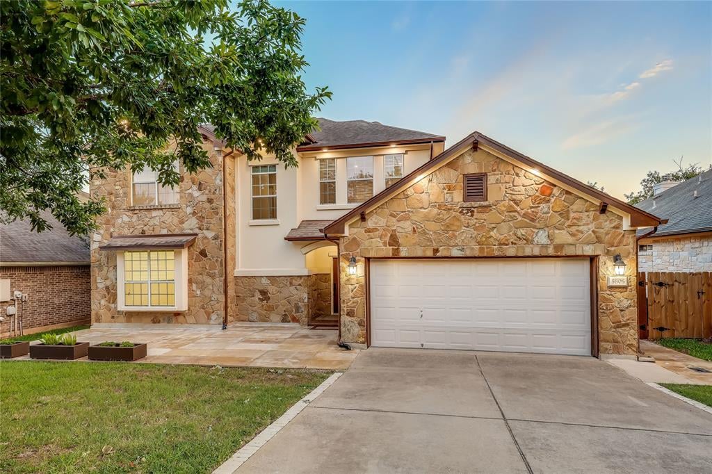 View 5805 York Bridge Cir in Circle C Ranch Ph C Sec 09 5805 York Bridge Cir - front exterior - Luxury home in Circle C Ranch Ph C Sec 09, Austin, TX