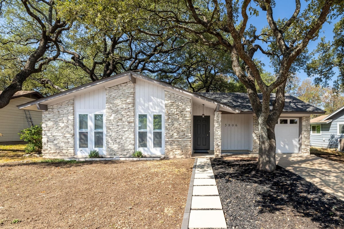 View 5806 Breezewood DR in Flournoys Sweetbriar Sec 06 5806 Breezewood DR - front exterior - Luxury home in Flournoys Sweetbriar Sec 06, Austin, TX