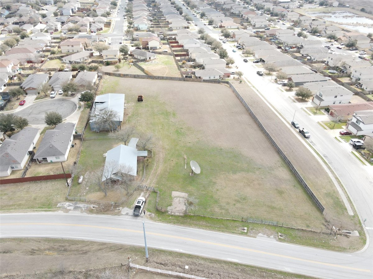 View 5807 Pearce Ln in Antonio Navarro Surv A-18 5807 Pearce Ln - front exterior - Luxury lot in Antonio Navarro Surv A-18, Del Valle, TX
