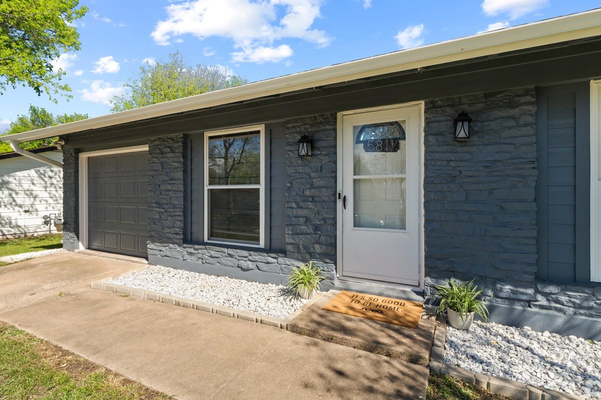 View 5811 Glenhollow Path in Flournoys Sweetbriar Sec 03 5811 Glenhollow Path - property photo 1 - Luxury home in Flournoys Sweetbriar Sec 03, Austin, TX