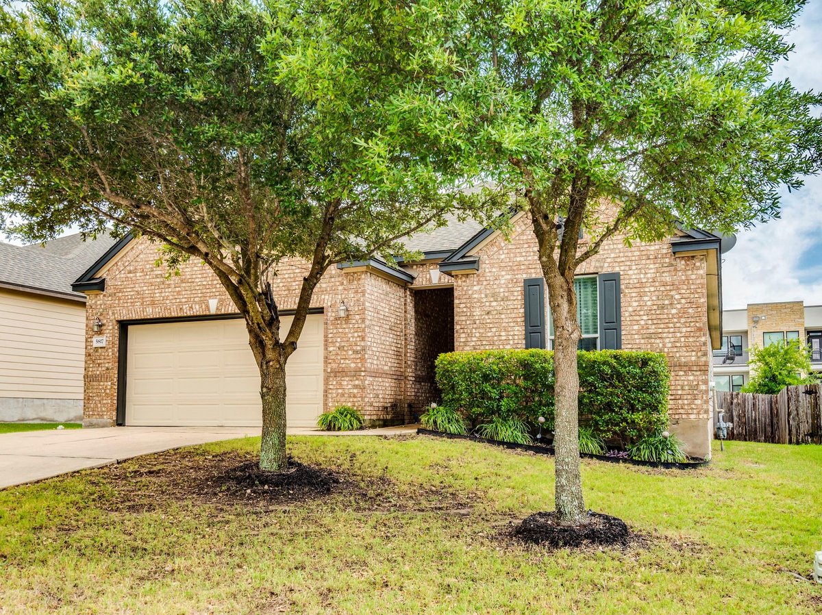 View 5817 Sardinia DR in Siena Ph 1 Sec 24 5817 Sardinia DR - front exterior - Luxury home in Siena Ph 1 Sec 24, Round Rock, TX