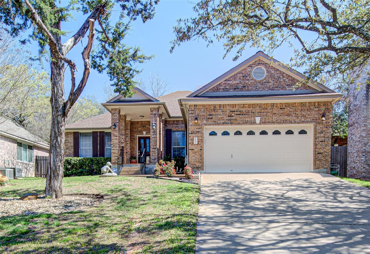 View 5824 Taylor Draper Cove Cv in Sierra Oaks 02 5824 Taylor Draper Cove Cv - front exterior - Luxury home in Sierra Oaks 02, Austin, TX