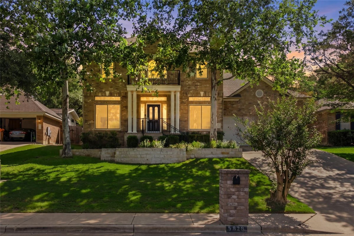 View 5828 Taylor Draper CV in Great Hills 5828 Taylor Draper CV - property photo 1 - Luxury home in Great Hills, Austin, TX
