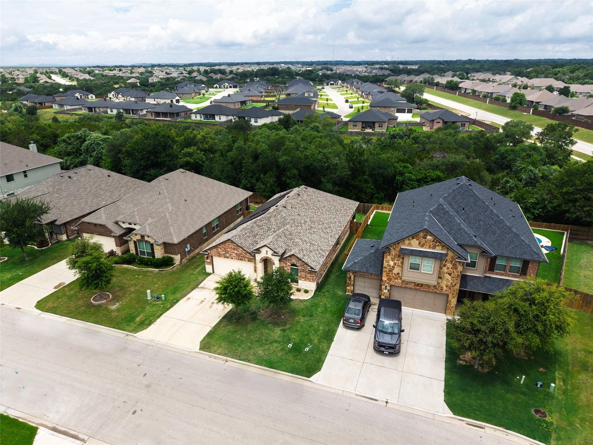 View 5866 Galveston RD in Three Crks Ph 1A 5866 Galveston RD - property photo 1 - Luxury home in Three Crks Ph 1A, Belton, TX