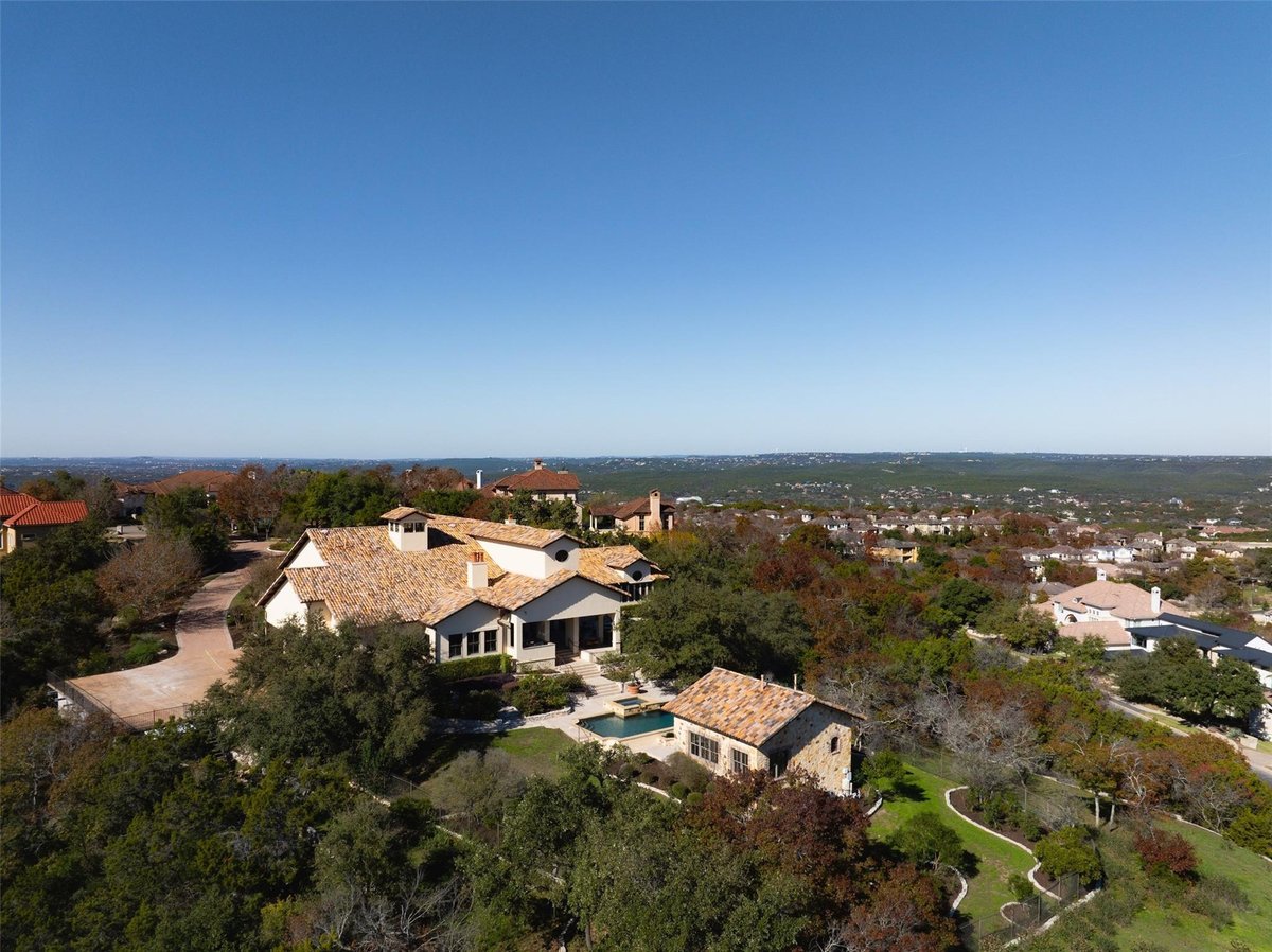 View 5905 Bold Ruler WAY in Davenport Ranch Ph 07 Sec 03 5905 Bold Ruler WAY - property photo 1 - Luxury home in Davenport Ranch Ph 07 Sec 03, Austin, TX