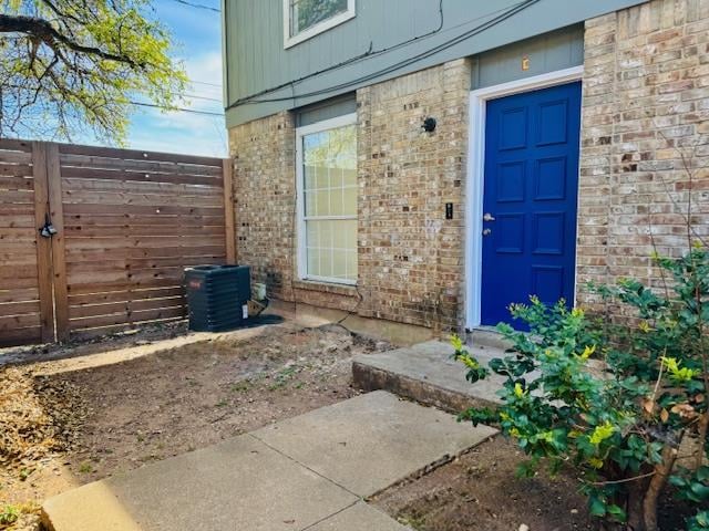 View 5907 Cougar DR Unit #C in Heatherwood 5907 Cougar DR Unit #C - front exterior - Luxury home in Heatherwood, Austin, TX