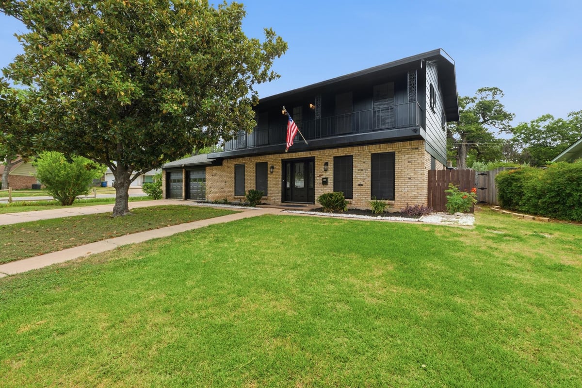 View 5907 Thames DR in Royal Oak Estates Sec 07 5907 Thames DR - property photo 1 - Luxury home in Royal Oak Estates Sec 07, Austin, TX