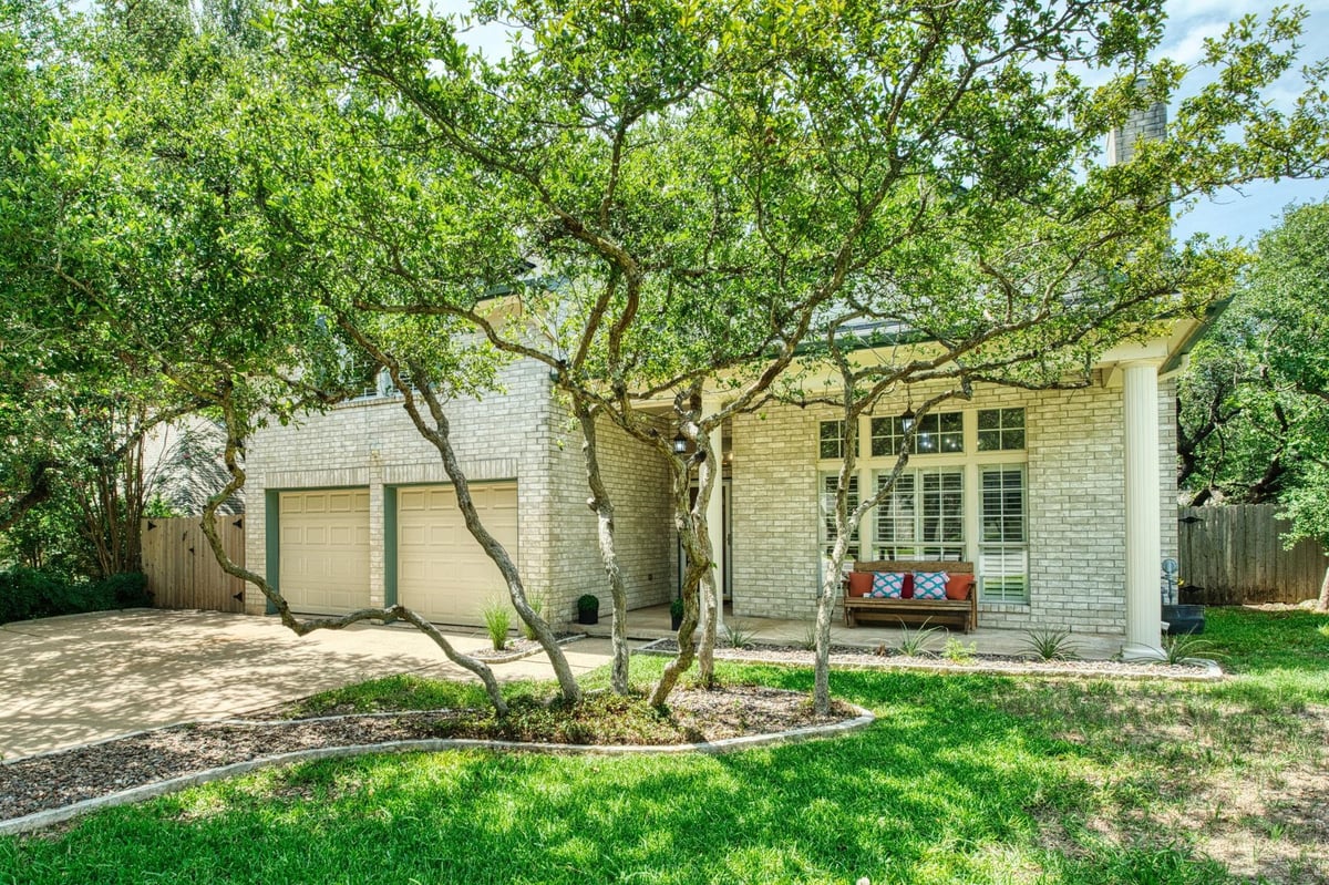 View 5907 Trabadora Cv in Austin Hills Sec 05 5907 Trabadora Cv - front exterior - Luxury home in Austin Hills Sec 05, Austin, TX