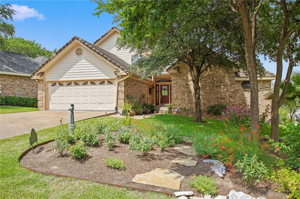 View 5911 Lookout Mountain Dr in Cat Mountain Villas Sec 03b 5911 Lookout Mountain Dr - property photo 1 - Luxury home in Cat Mountain Villas Sec 03b, Austin, TX