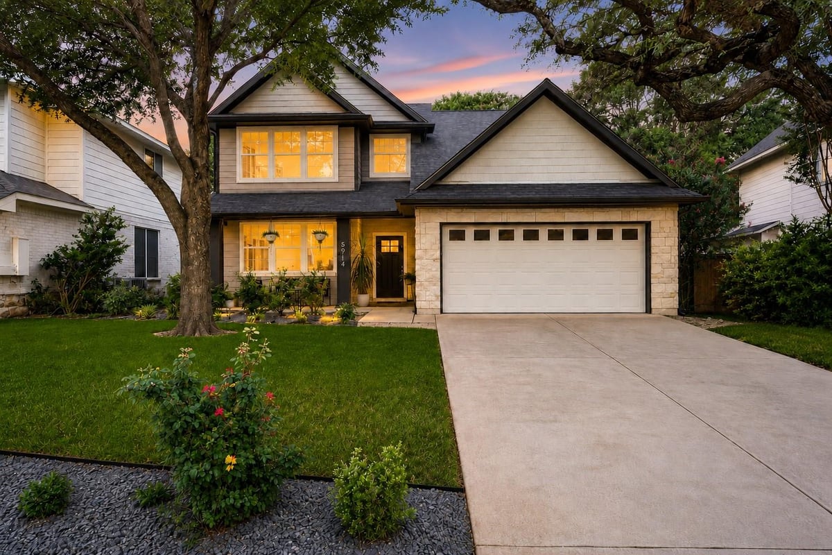 View 5914 Salcon Cliff DR in Village At Western Oaks Sec 15 5914 Salcon Cliff DR - property photo 1 - Luxury home in Village At Western Oaks Sec 15, Austin, TX
