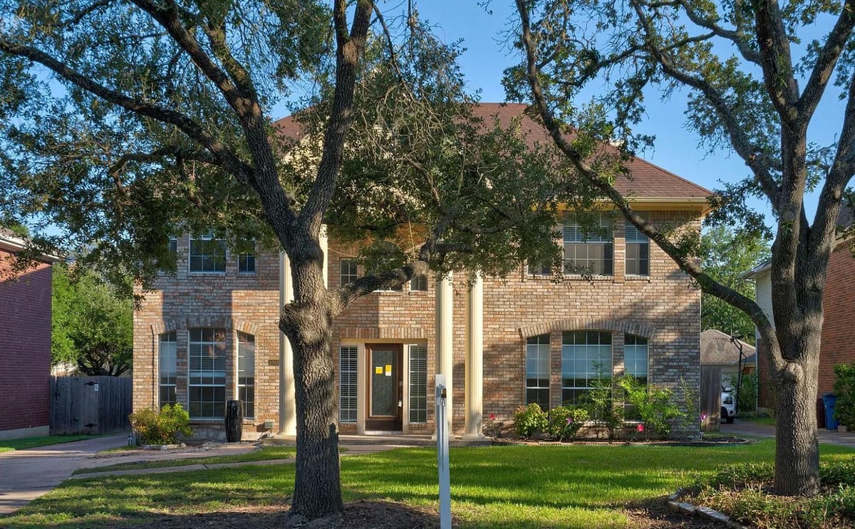 View 5916 Rickerhill LN in Circle C Ranch Ph B Sec 03 5916 Rickerhill LN - property photo 1 - Luxury home in Circle C Ranch Ph B Sec 03, Austin, TX