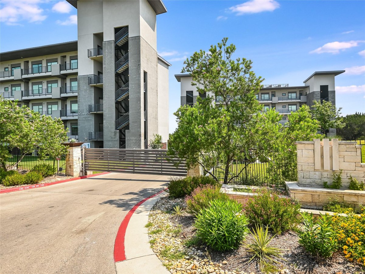 Kitchen at 5921 Hiline Rd Unit #1501 - 3 bed 2 bath home