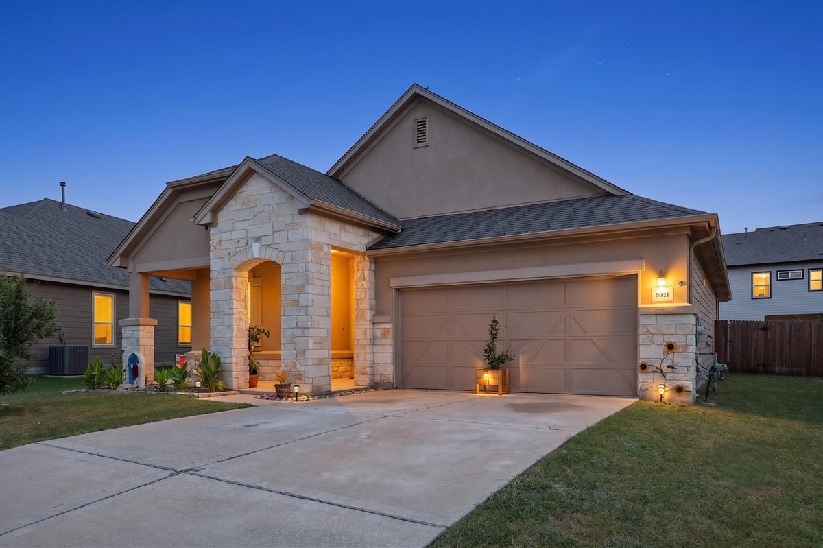 View 5921 Sardinia DR in Siena Ph 1 Sec 24 5921 Sardinia DR - front exterior - Luxury home in Siena Ph 1 Sec 24, Round Rock, TX