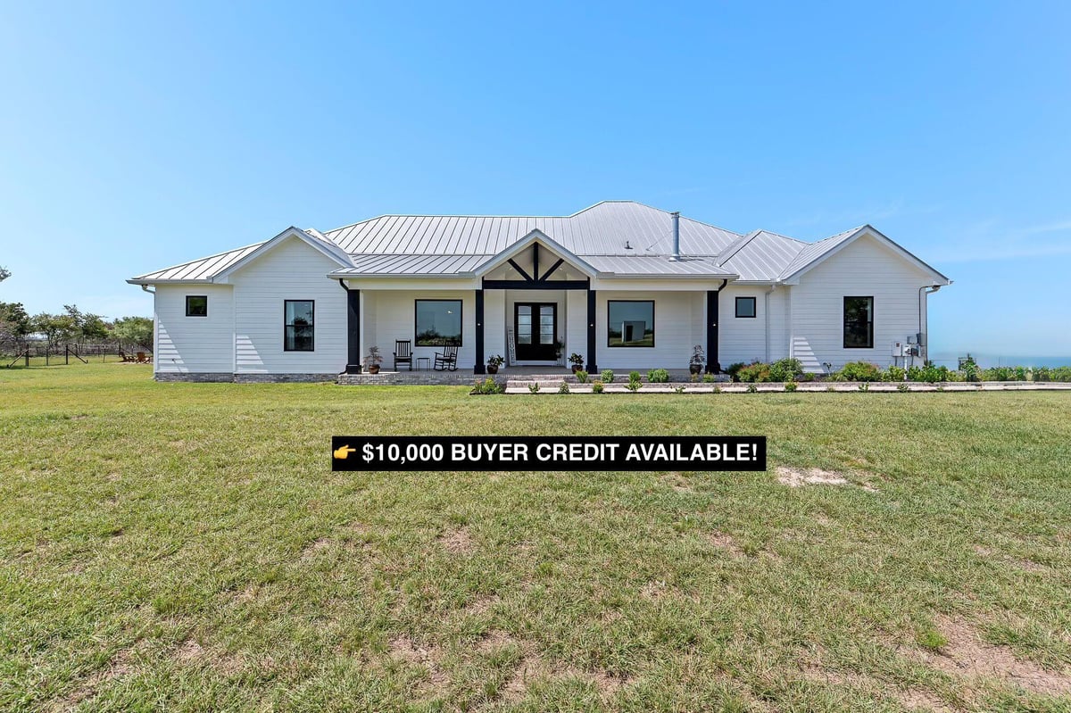 View 5925 County Road 236 Rd in M.H. SUR 5925 County Road 236 Rd - front exterior - Luxury home in M.H. SUR, Liberty Hill, TX