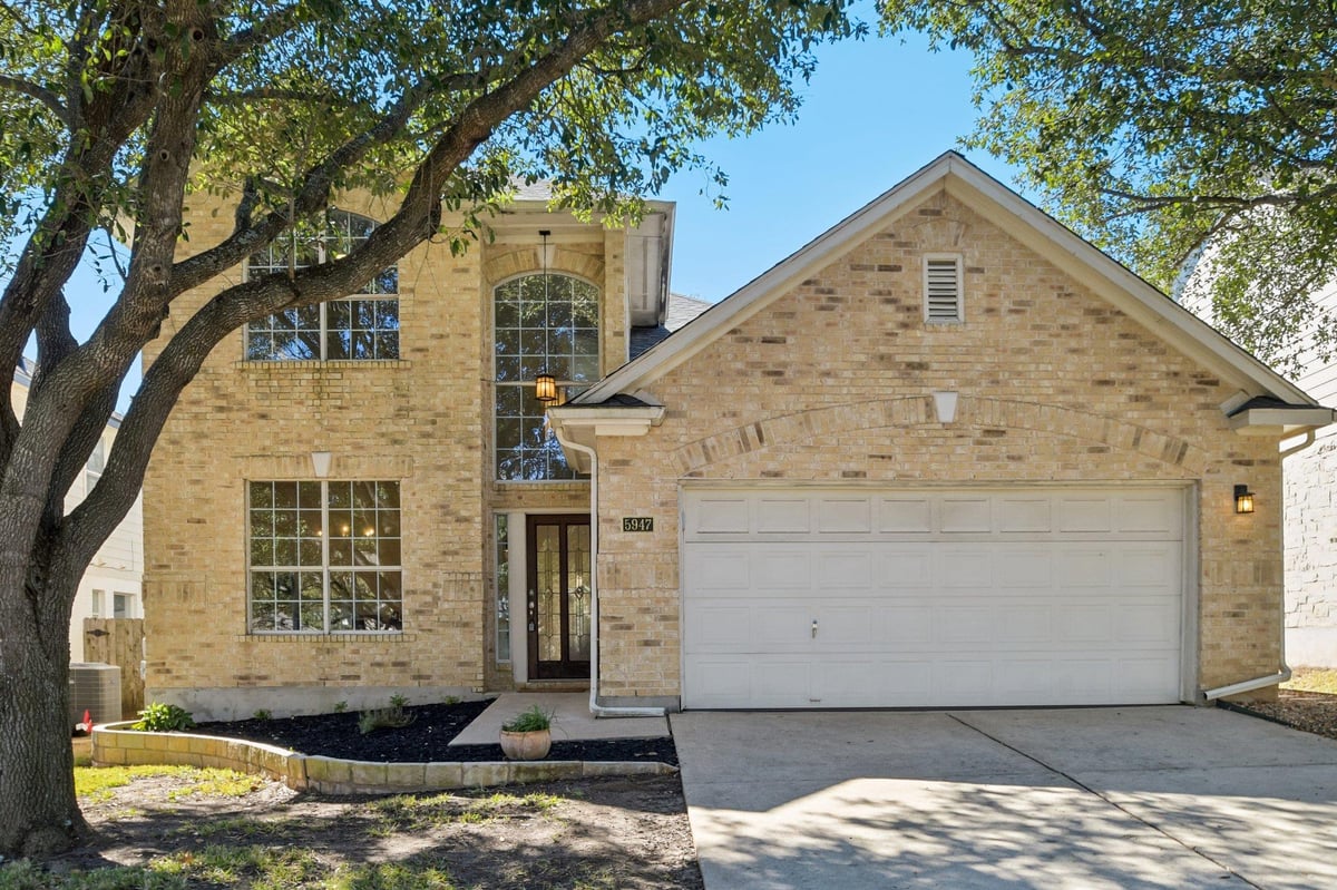 View 5947 Lomita Verde CIR in Village At Western Oaks Sec 33 5947 Lomita Verde CIR - property photo 1 - Luxury home in Village At Western Oaks Sec 33, Austin, TX