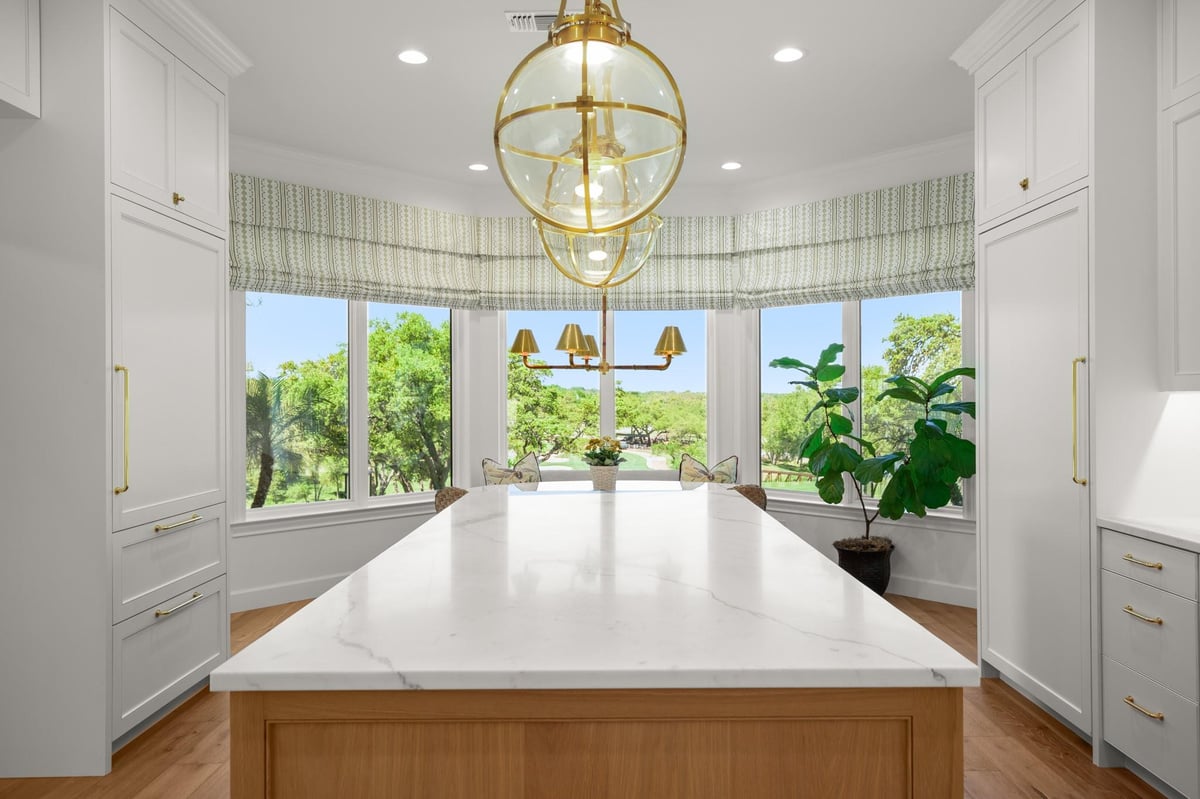 6 Links Ct - front exterior - Luxury home in Hills Lakeway Ph 04, Lakeway, TX