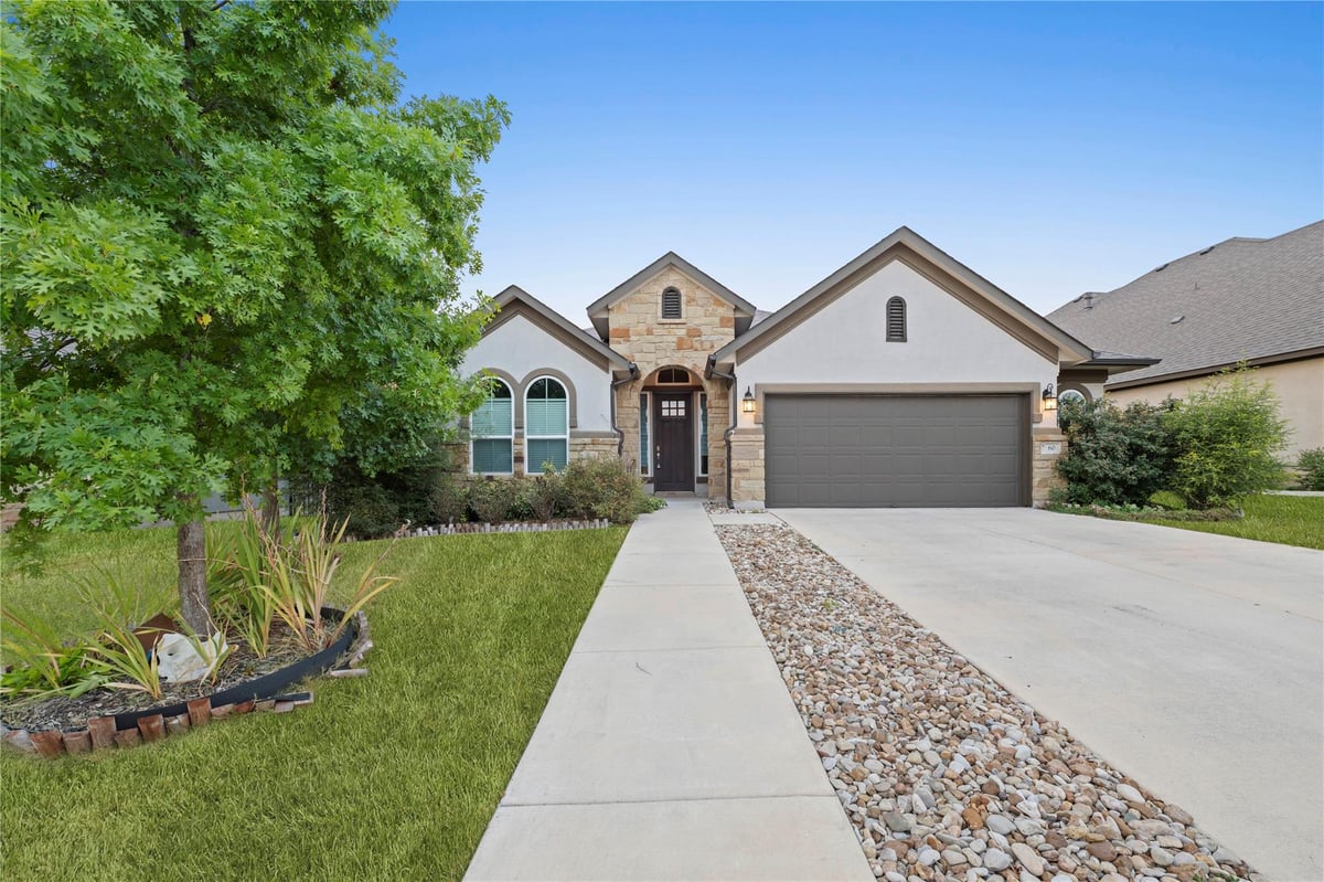 60 Rancho TRL - property photo 1 - Luxury home in Rancho Sienna, Georgetown, TX