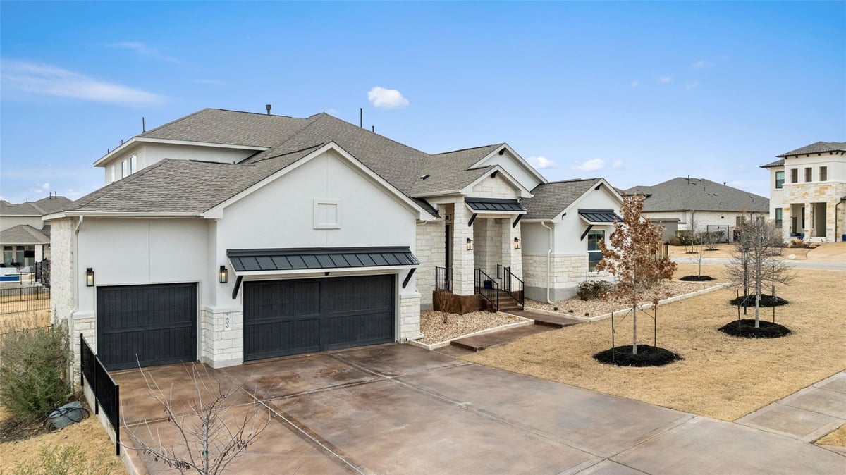 Living area at 600 Bonfisk Bnd - 5 bed 4 bath home