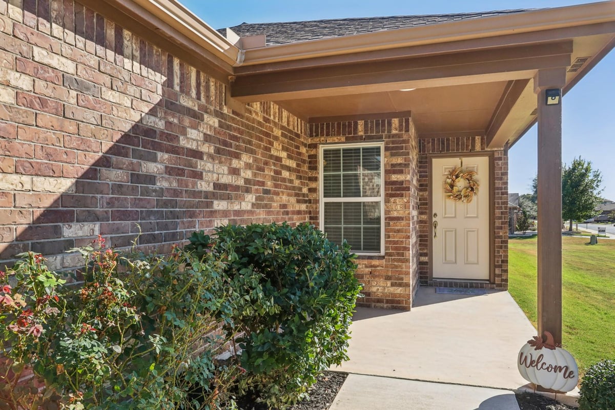 View 600 Chambers Creek CT in Sun City Nbrhds Eighty-One & E 600 Chambers Creek CT - front exterior - Luxury home in Sun City Nbrhds Eighty-One & E, Georgetown, TX