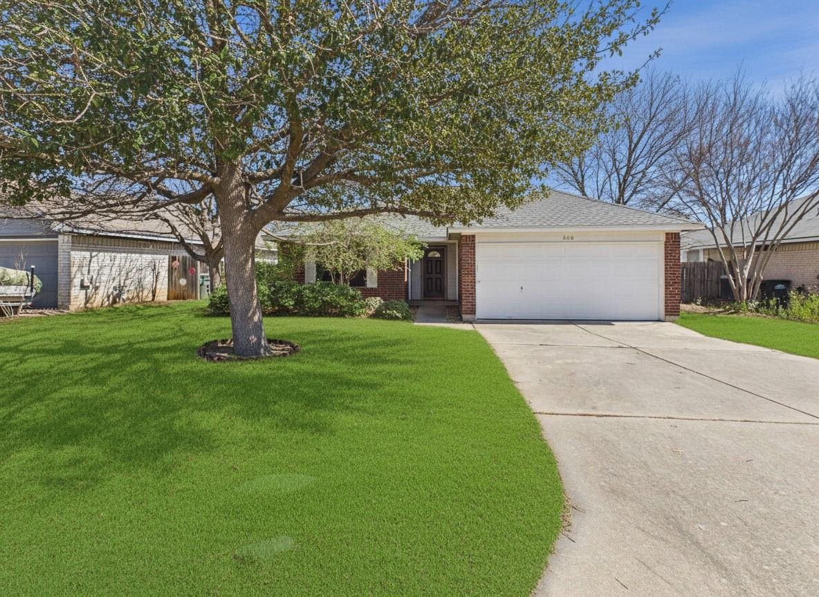 View 600 Clearcreek Dr in North Creek Sec 01 600 Clearcreek Dr - property photo 1 - Luxury home in North Creek Sec 01, Leander, TX