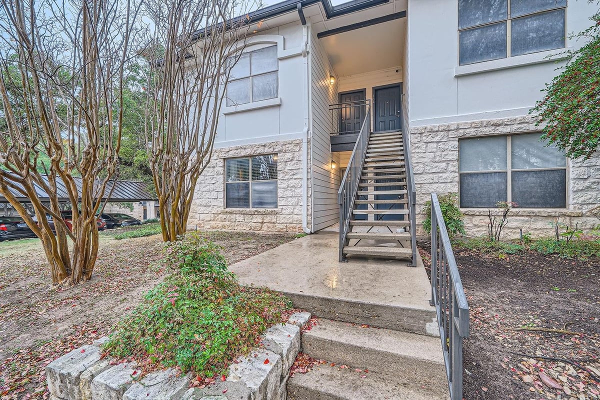 View 6000 Shepherd Mountain CV Unit #101 in Montevista Condo Ph 03 Amd 6000 Shepherd Mountain CV Unit #101 - property photo 1 - Luxury home in Montevista Condo Ph 03 Amd, Austin, TX