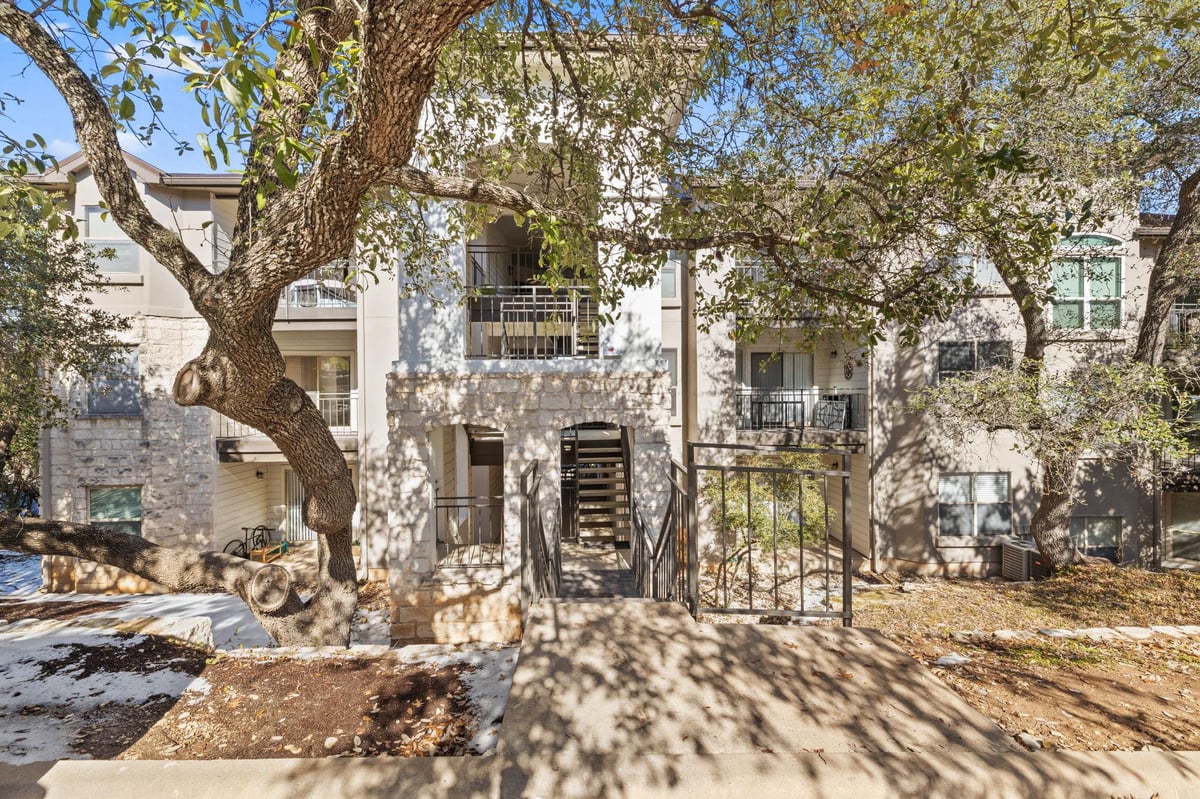 View 6000 Shepherd Mountain CV Unit #1803 in MONTEVISTA CONDOMINIUMS 6000 Shepherd Mountain CV Unit #1803 - front exterior - Luxury home in MONTEVISTA CONDOMINIUMS, Austin, TX