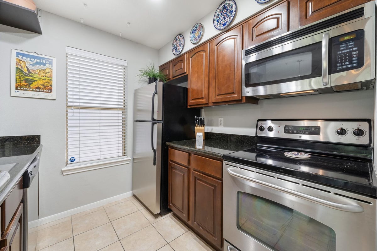 Living area at 6000 Shepherd Mountain Cv Unit #613 - 2 bed 2 bath home