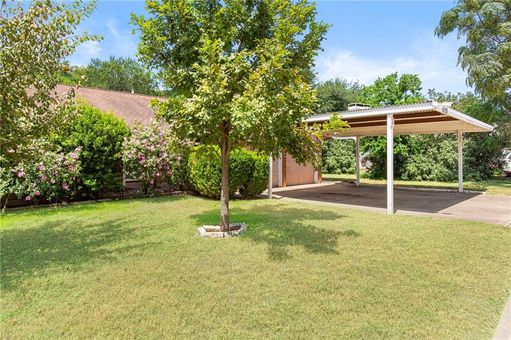 View 6008 Wagon Bnd in Wagon Crossing Sec 02 6008 Wagon Bnd - front exterior - Luxury home in Wagon Crossing Sec 02, Austin, TX