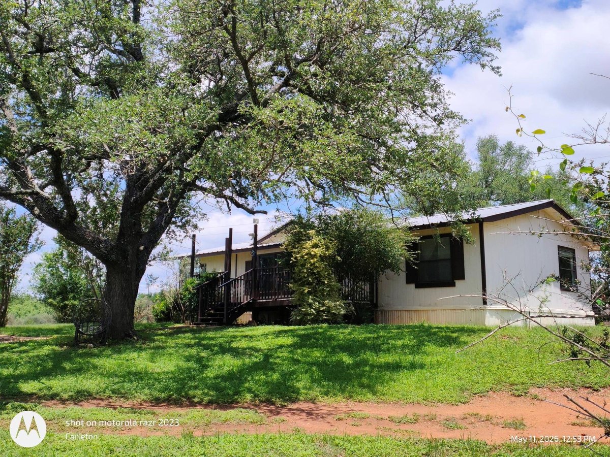 View 601 E Austin Ave in 0 601 E Austin Ave - property photo 1 - Luxury home in 0, Llano, TX