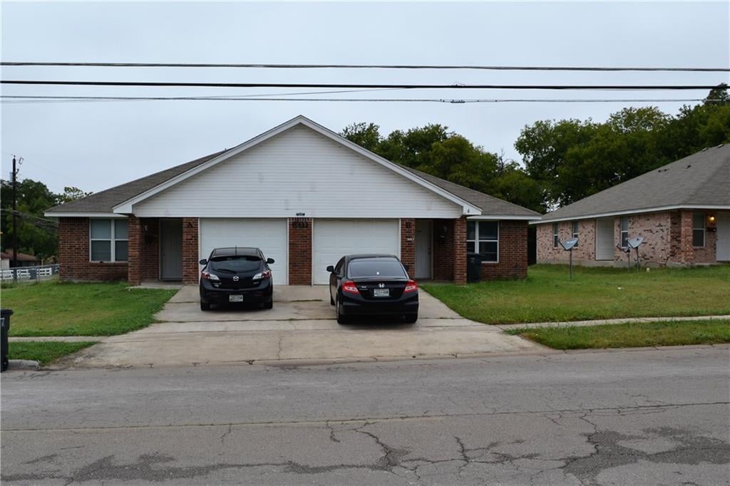 View 601 Gilmer ST 601 Gilmer ST - front exterior - Luxury home in Killeen, TX
